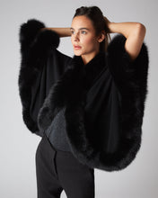 Load image into Gallery viewer, N.Peal Women&#39;s Fox Trim Knitted Cape Black
