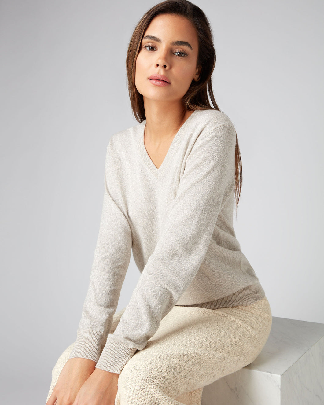 N.Peal Women's V Neck Cashmere Jumper With Lurex Ecru White Sparkle