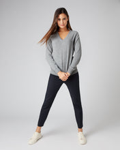 Load image into Gallery viewer, N.Peal Women&#39;s V Neck Cashmere Jumper Flannel Grey
