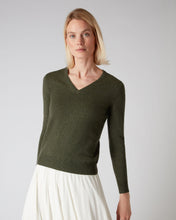 Load image into Gallery viewer, N.Peal Women&#39;s V Neck Cashmere Jumper Moss Green
