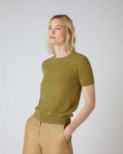 Load image into Gallery viewer, N.Peal Women&#39;s Round Neck Cashmere T Shirt Chartreuse Green
