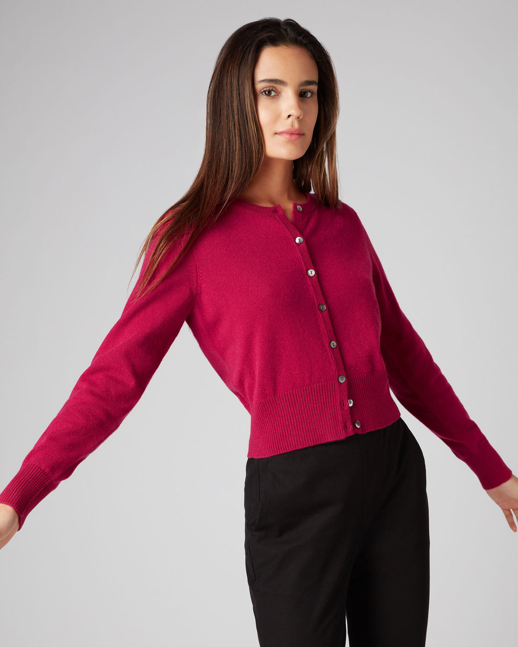N.Peal Women's Long Sleeve Cropped Cashmere Cardigan Raspberry Pink