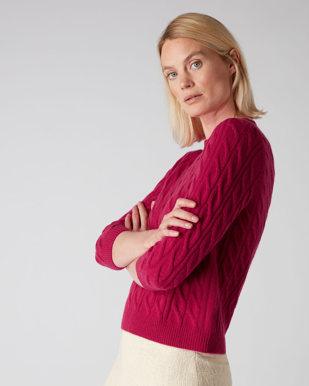 N.Peal Women's Round Neck Cable Cashmere Jumper Raspberry Pink