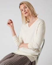 Load image into Gallery viewer, N.Peal Women&#39;s V Neck Longline Cashmere Jumper New Ivory White
