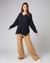 Load image into Gallery viewer, N.Peal Women&#39;s Oversized V Neck Cashmere Jumper Navy Blue
