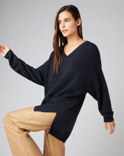 Load image into Gallery viewer, N.Peal Women&#39;s Oversized V Neck Cashmere Jumper Navy Blue

