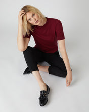 Load image into Gallery viewer, N.Peal Women&#39;s Superfine Round Neck Cashmere T Shirt Red Velvet
