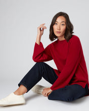 Load image into Gallery viewer, N.Peal Women&#39;s Exposed Seam Cashmere Tunic Ruby Red
