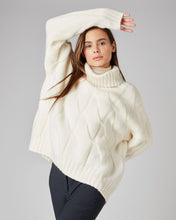 Load image into Gallery viewer, N.Peal Women&#39;s Super Chunky Cable Cashmere Jumper New Ivory White

