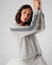 Load image into Gallery viewer, N.Peal Women&#39;s Cable Sleeve Cashmere Hoodie Fumo Grey
