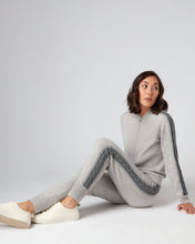 Load image into Gallery viewer, N.Peal Women&#39;s Cable Side Cashmere Jogger Fumo Grey
