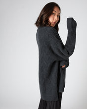 Load image into Gallery viewer, N.Peal Women&#39;s Chunky Cable Cashmere Jumper Dark Charcoal Grey
