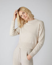 Load image into Gallery viewer, N.Peal Women&#39;s Relaxed Round Neck Cashmere Jumper Ecru White

