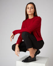 Load image into Gallery viewer, N.Peal Women&#39;s Relaxed Round Neck Cashmere Jumper Ruby Red
