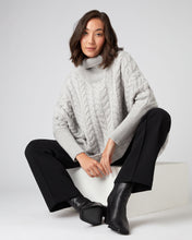 Load image into Gallery viewer, N.Peal Women&#39;s Oversize Cable Cashmere Jumper Fumo Grey

