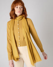 Load image into Gallery viewer, N.Peal Women&#39;s Pashmina Cashmere Shawl Baroque Gold
