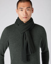 Load image into Gallery viewer, N.Peal Unisex Short Ribbed Cashmere Scarf Dark Green
