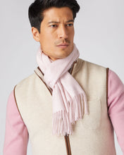 Load image into Gallery viewer, N.Peal Unisex Woven Cashmere Scarf Quartz Pink

