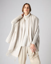 Load image into Gallery viewer, N.Peal Women&#39;s Woven Cashmere Shawl Ecru White
