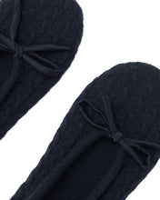 Load image into Gallery viewer, N.Peal Women's Cable Cashmere Slippers Navy Blue
