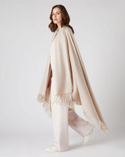 Load image into Gallery viewer, N.Peal Unisex Woven Cashmere Blanket Heather Beige Brown
