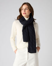 Load image into Gallery viewer, N.Peal Unisex Chunky Cable Cashmere Scarf Navy Blue
