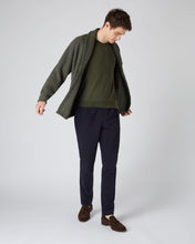 Load image into Gallery viewer, N.Peal Men&#39;s The Conduit Fine Gauge Cashmere Jumper Montana Green

