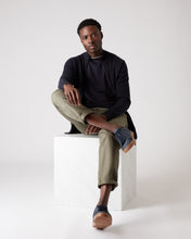 Load image into Gallery viewer, Men&#39;s The Knightsbridge Zip Sweater in Navy
