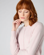 Load image into Gallery viewer, N.Peal Women&#39;s Olivia Round Neck Cashmere Cardigan Quartz Pink
