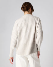 Load image into Gallery viewer, N.Peal Women&#39;s Wide Rib V Neck Cashmere Jumper Pebble Grey
