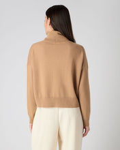 Load image into Gallery viewer, N.Peal Women&#39;s Relaxed Roll Neck Cashmere Jumper Sahara Brown
