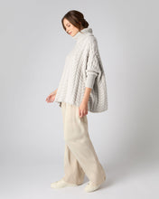 Load image into Gallery viewer, N.Peal Women&#39;s Oversize Cable Cashmere Jumper Pebble Grey
