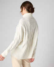 Load image into Gallery viewer, N.Peal Women&#39;s Relaxed Cable Roll Neck Cashmere Jumper New Ivory White
