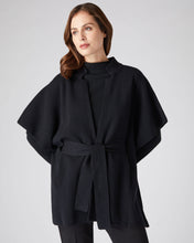 Load image into Gallery viewer, N.Peal Women&#39;s Cashmere Cape With Fur Collar Black
