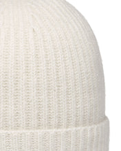 Load image into Gallery viewer, N.Peal Women&#39;s Ribbed Cashmere Hat With Lurex Snow Grey Sparkle

