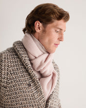Load image into Gallery viewer, N.Peal Unisex Ribbed Cashmere Scarf Quartz Pink
