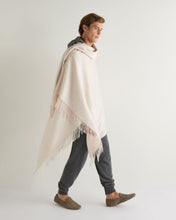 Load image into Gallery viewer, N.Peal Unisex Woven Cashmere Blanket Frost White
