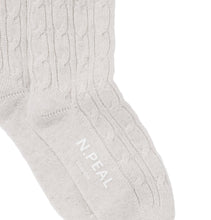 Load image into Gallery viewer, N.Peal Women&#39;s Cable Cashmere House Socks Fumo Grey
