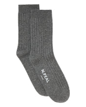 Load image into Gallery viewer, N.Peal Men&#39;s Rib Cashmere House Socks Elephant Grey
