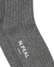 Load image into Gallery viewer, N.Peal Men&#39;s Rib Cashmere House Socks Elephant Grey
