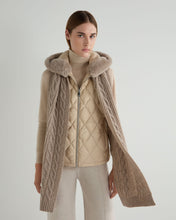 Load image into Gallery viewer, N.Peal Women&#39;s Cable Rib Cashmere Scarf Oatmeal Brown
