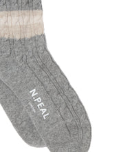 Load image into Gallery viewer, N.Peal Men&#39;s Stripe Cable Cashmere Socks Frost White
