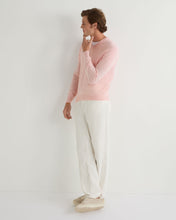 Load image into Gallery viewer, N.Peal Men&#39;s Burlington V Neck Cashmere Jumper Pale Pink
