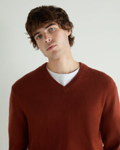 Load image into Gallery viewer, N.Peal Men&#39;s Burlington V Neck Cashmere Jumper Spice Orange
