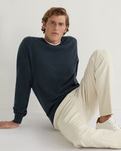 Load image into Gallery viewer, N.Peal Men&#39;s Oxford Round Neck Cashmere Jumper Caviar Blue

