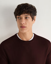 Load image into Gallery viewer, N.Peal Men&#39;s Oxford Round Neck Cashmere Jumper Claret Red
