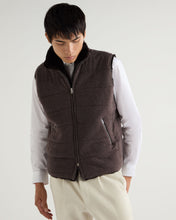 Load image into Gallery viewer, N.Peal Men's Vermont Fur Lined Gilet Biscotti Brown
