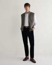 Load image into Gallery viewer, N.Peal Men&#39;s Shaftsbury Suede Trim Cashmere Gilet Wood Smoke Brown
