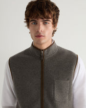 Load image into Gallery viewer, N.Peal Men&#39;s Shaftsbury Suede Trim Cashmere Gilet Wood Smoke Brown
