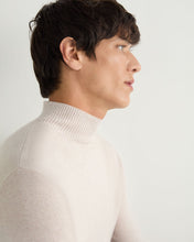 Load image into Gallery viewer, N.Peal Men&#39;s Mayfair Turtle Neck Cashmere Jumper Frost White
